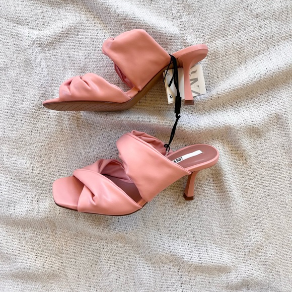 Sandals - Picture 2 of 3